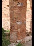 06875 ostia - regio i - insula ix - caseggiato del larario (i,ix,3) - raum 15 - tuerangeln - re - 09.2022.jpg